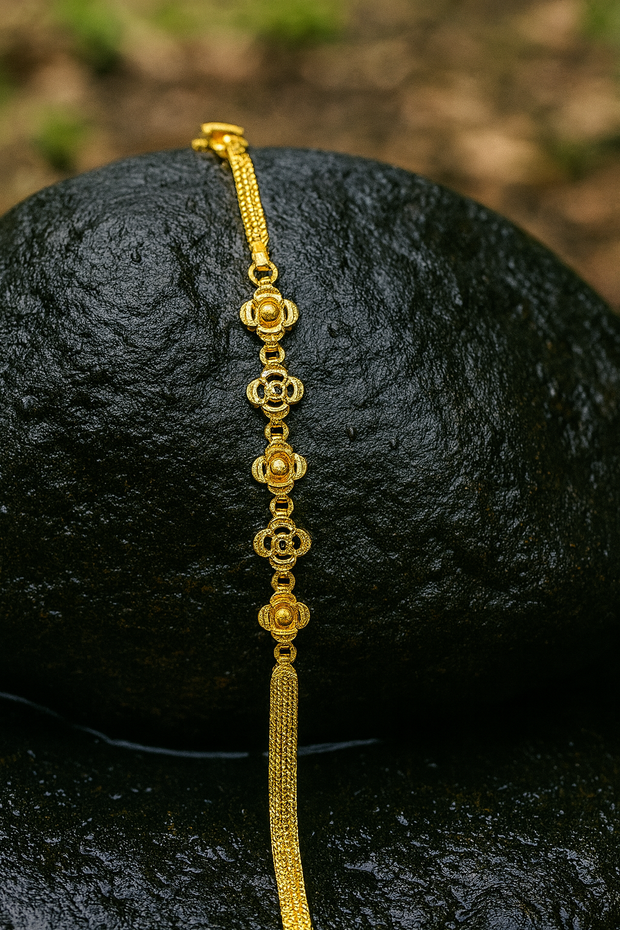 Diamond Shape Bracelet with Chain - BLT 1116